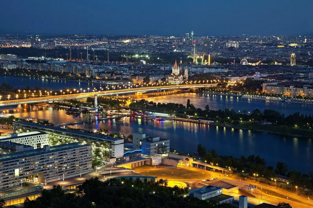 Wien aus der Vogelperspektive beim Rundflug