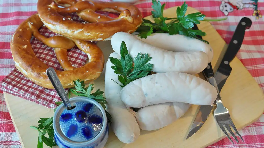 Weißwurstfrühstück mit zwei Brezeln, 5 Würsten und Senf zum JGA in München